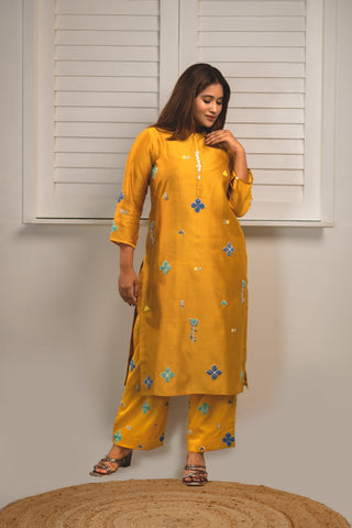 Yellow Chanderi Silk Kurta with Applique Work.