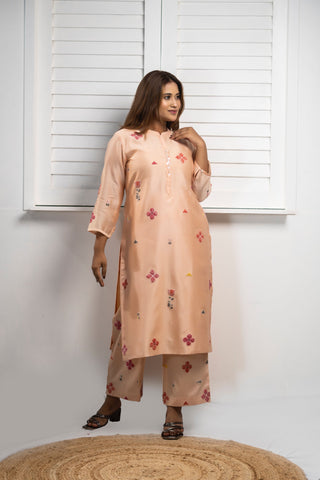 Peach Chanderi Silk Kurta with Applique Work