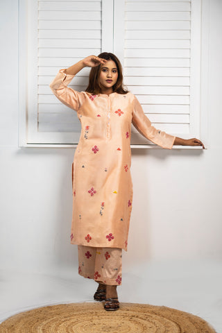 Peach Chanderi Silk Kurta with Applique Work