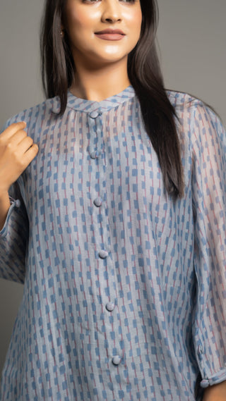 Chanderi Mal shirt with digital print and inner lining.