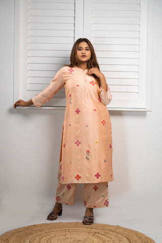 Peach Chanderi Silk Kurta with Applique Work