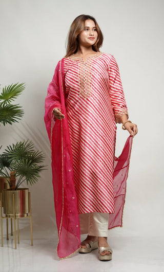 Pink Leheriya Printed Kurta with gold weave, arri sequins, and pearl embroidery, matched with a panelled kota silk dupatta.